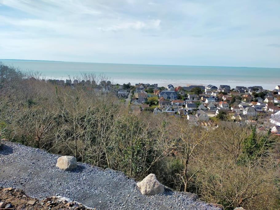 Maison Au Calme Bord De Mer Jullouville-les-Pins Exterior foto